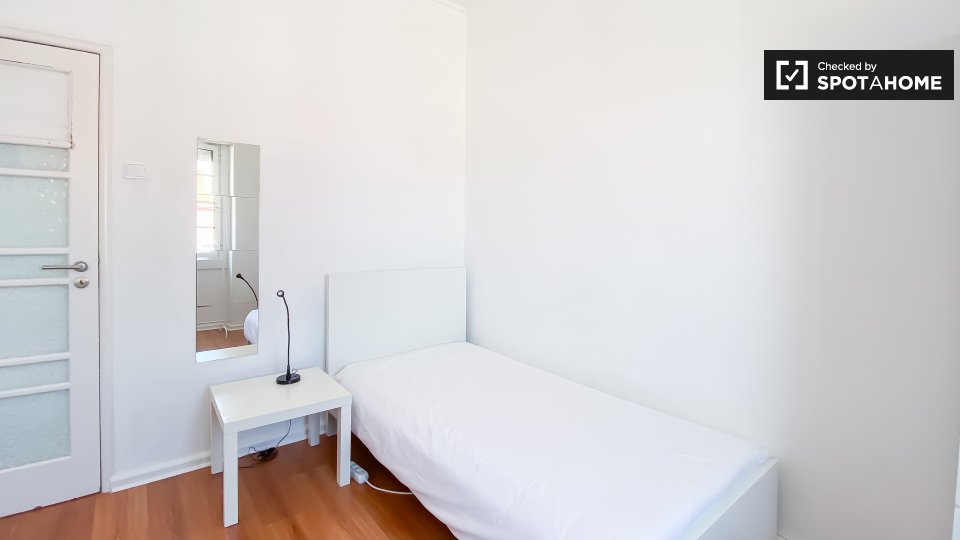 Apartment Lisbon, 11 beds — photo 3