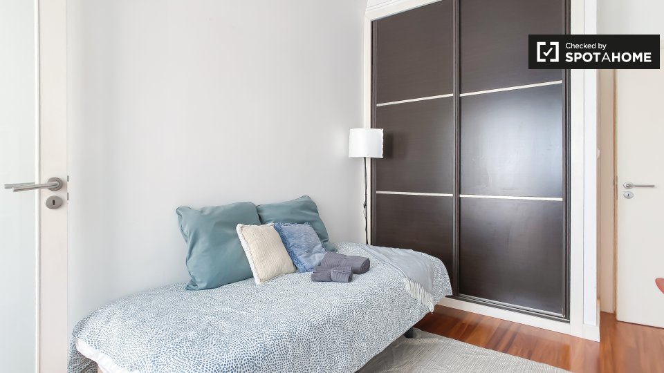 Double room Lisbon, 4 beds — photo 18