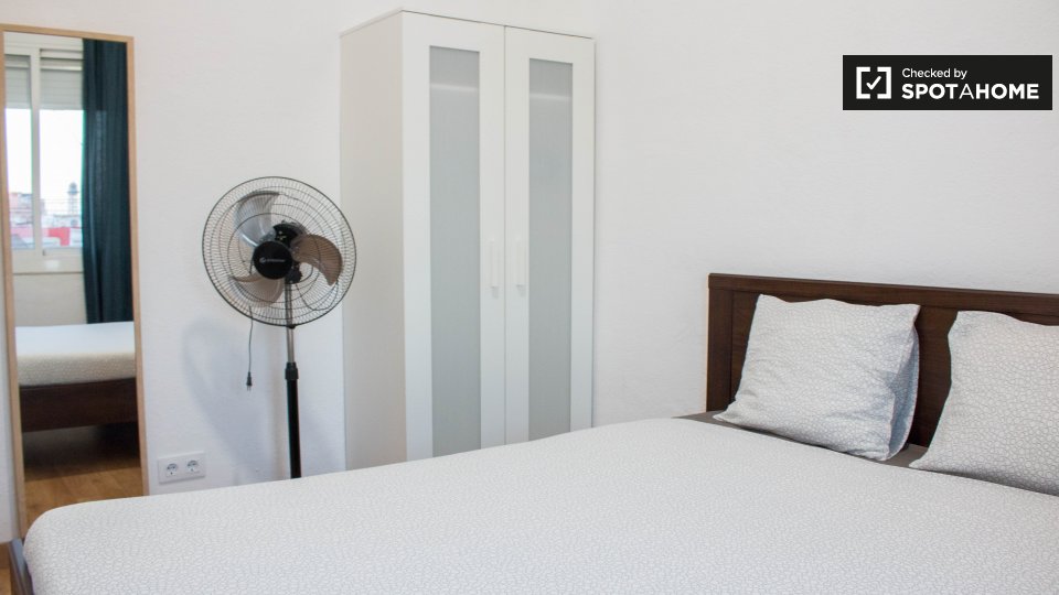 Double room Barcelona, 3 beds — photo 1