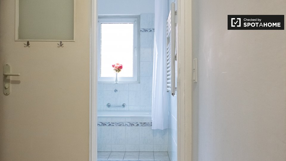 Double room Berlin, 7 beds, 100m² — photo 9