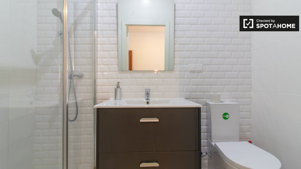 Apartment Lisbon, 2 beds — photo 13