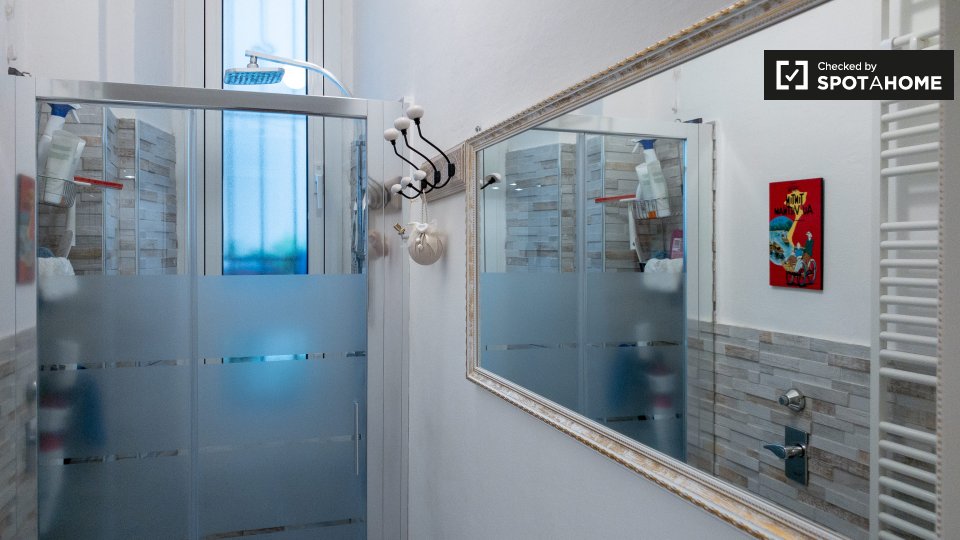 Double room Milan, 2 beds, 70m² — photo 12