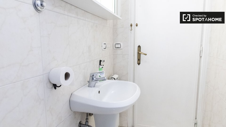 Double room Rome, 5 beds, 140m² — photo 15
