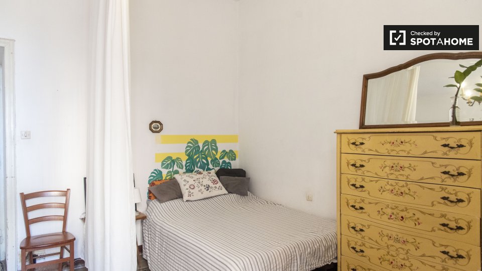 Double room Rome, 3 beds — photo 3