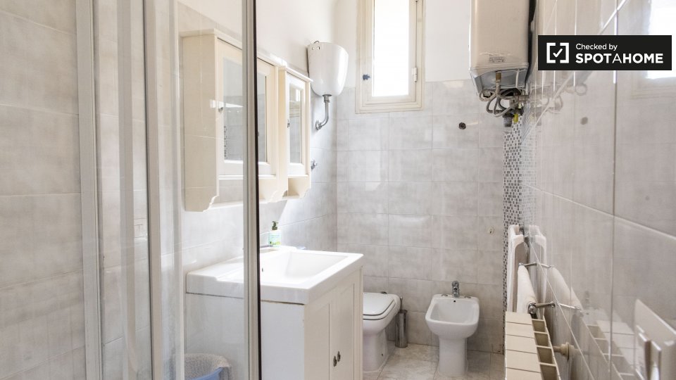Double room Rome, 5 beds, 150m² — photo 21