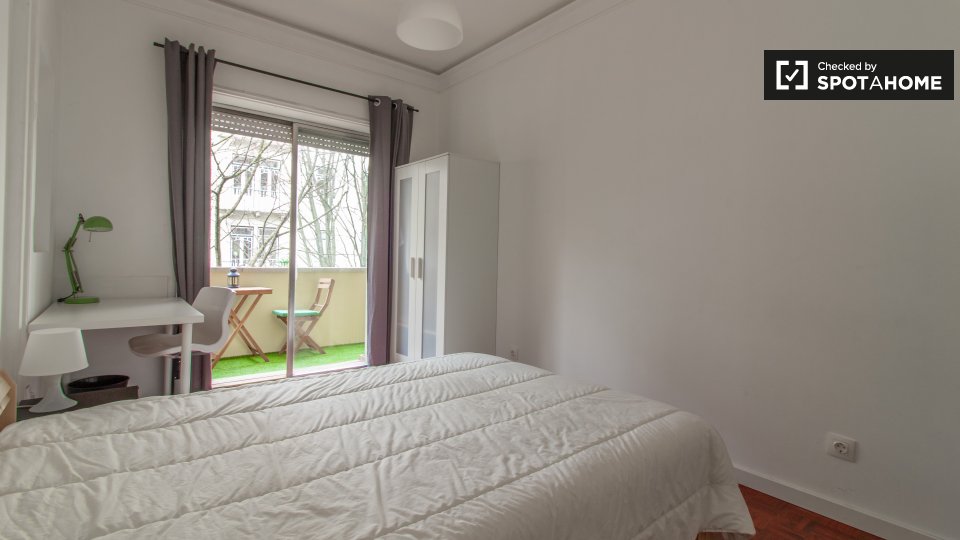Double room Lisbon, 9 beds, 160m² — photo 1
