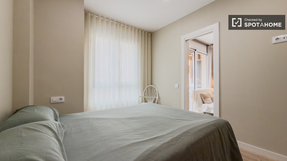 Double room Barcelona, 3 beds — photo 2