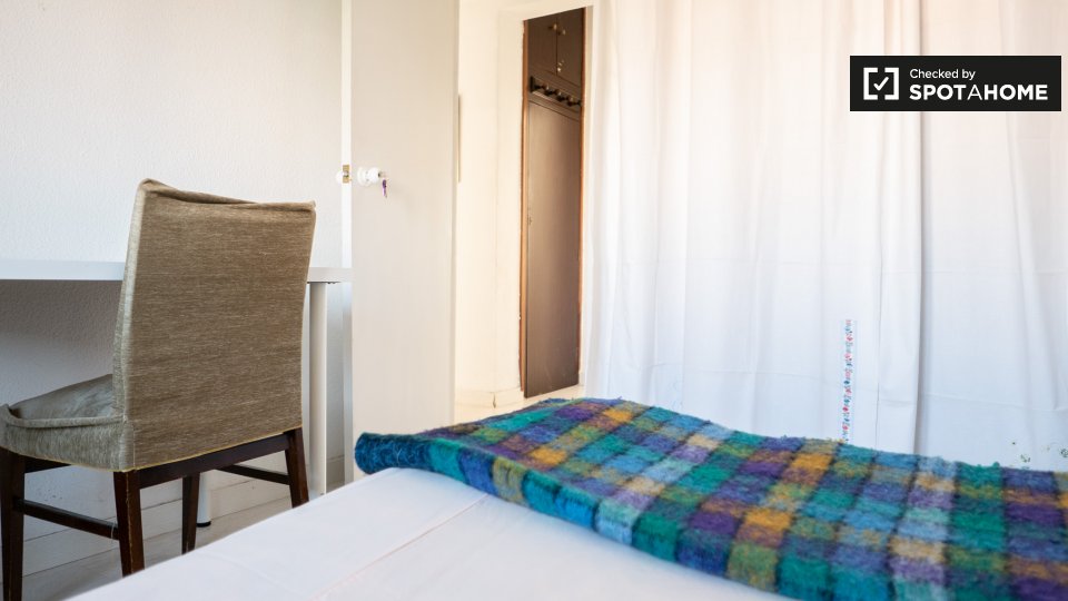 Double room Madrid, 4 beds, 70m² — photo 4