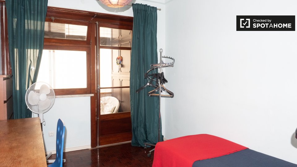 Double room Lisbon, 2 beds, 84m² — photo 4