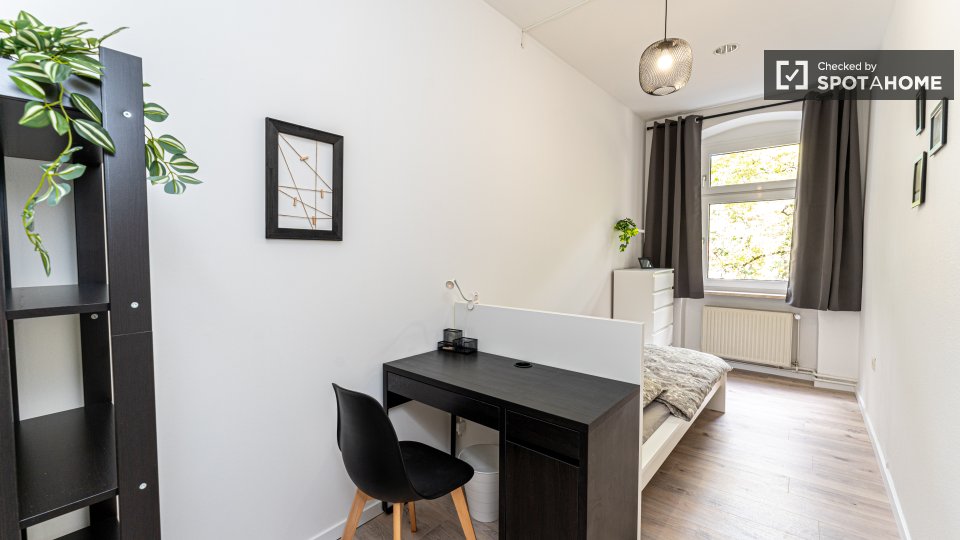 Double room Berlin, 6 beds, 99m² — photo 17