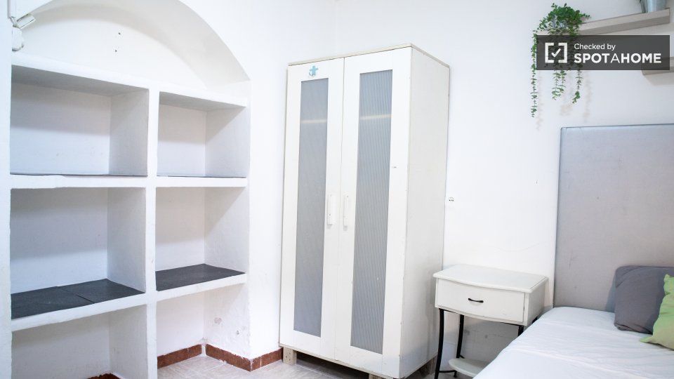 Double room Madrid, 10 beds, 200m² — photo 20