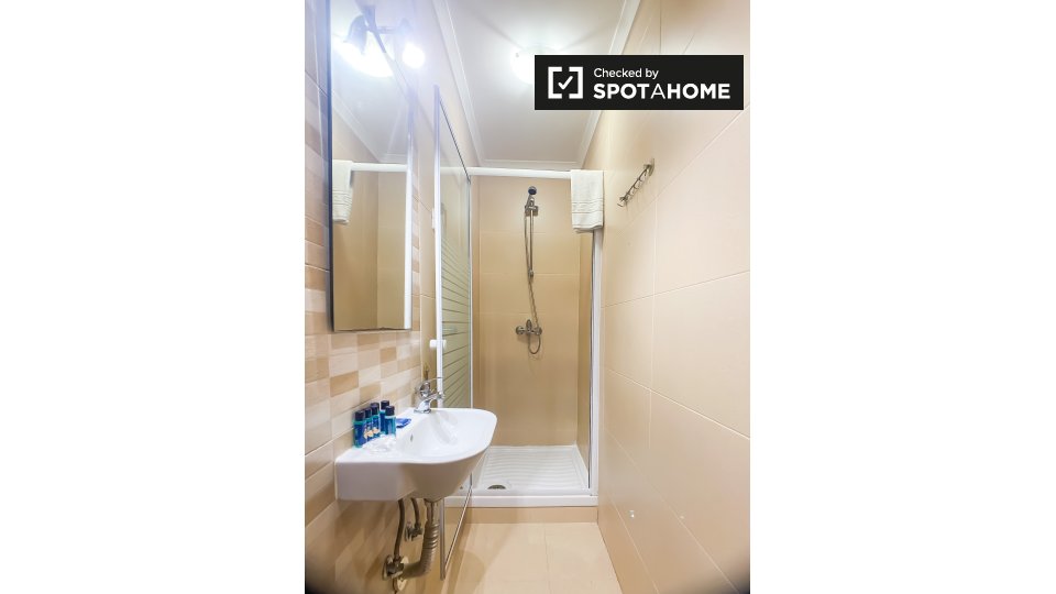 Apartment Lisbon, 5 beds, 100m² — photo 9