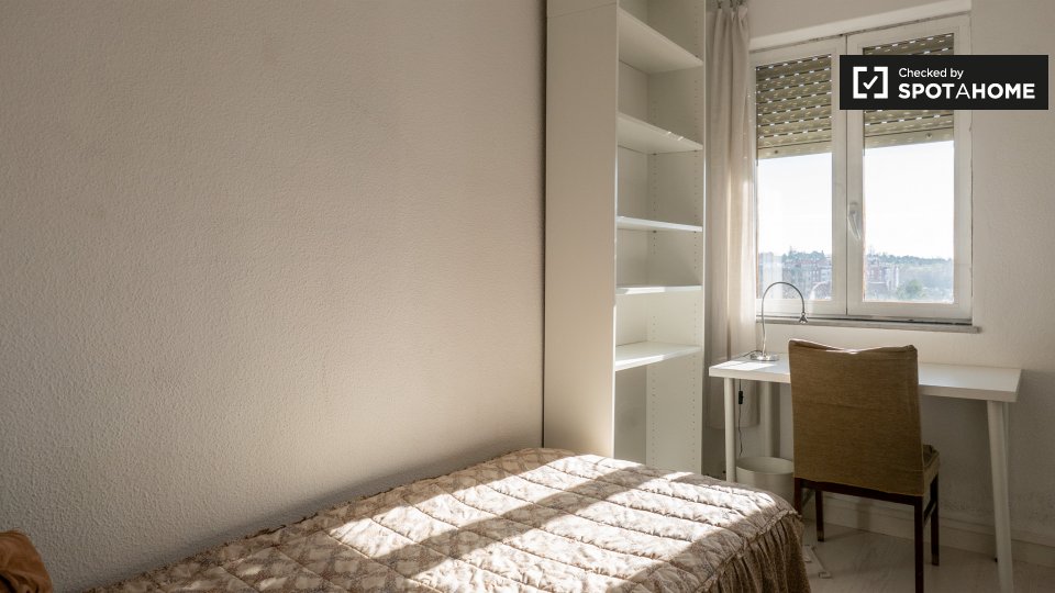 Double room Madrid, 4 beds, 70m² — photo 19