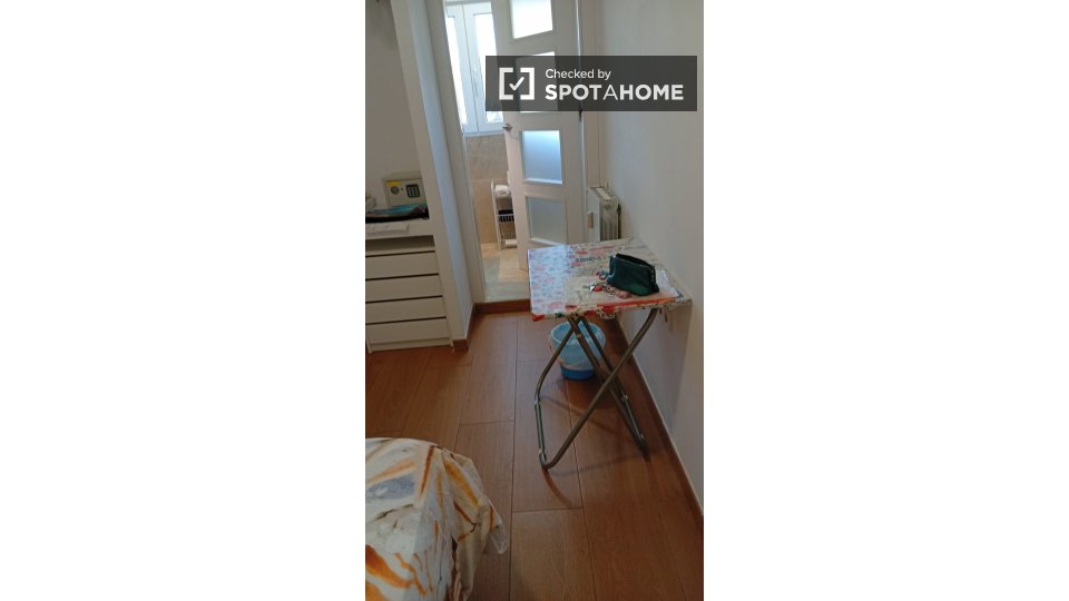 Double room Madrid, 5 beds, 120m² — photo 78