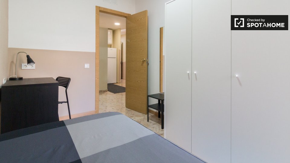 Double room Barcelona, 4 beds, 58m² — photo 3