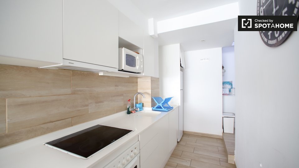 Double room Valencia, 4 beds, 85m² — photo 18