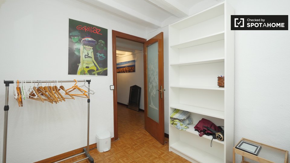 Double room Barcelona, 5 beds, 140m² — photo 4