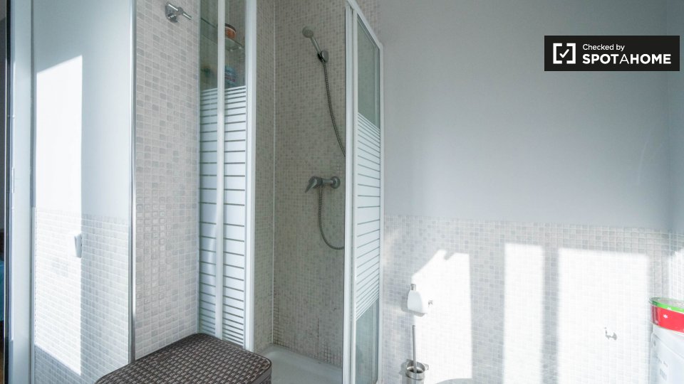 Double room Madrid, 3 beds, 110m² — photo 5