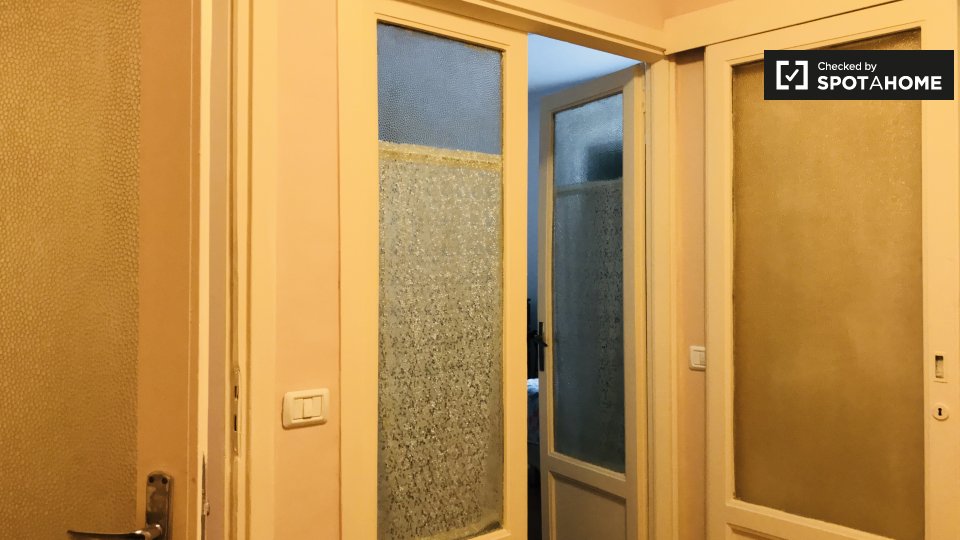 Double room Rome, 3 beds, 85m² — photo 18