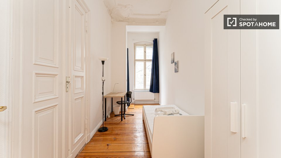 Double room Berlin, 5 beds, 104m² — photo 2