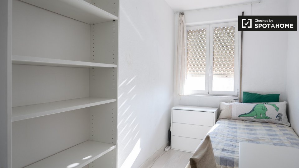 Double room Madrid, 4 beds, 70m² — photo 2