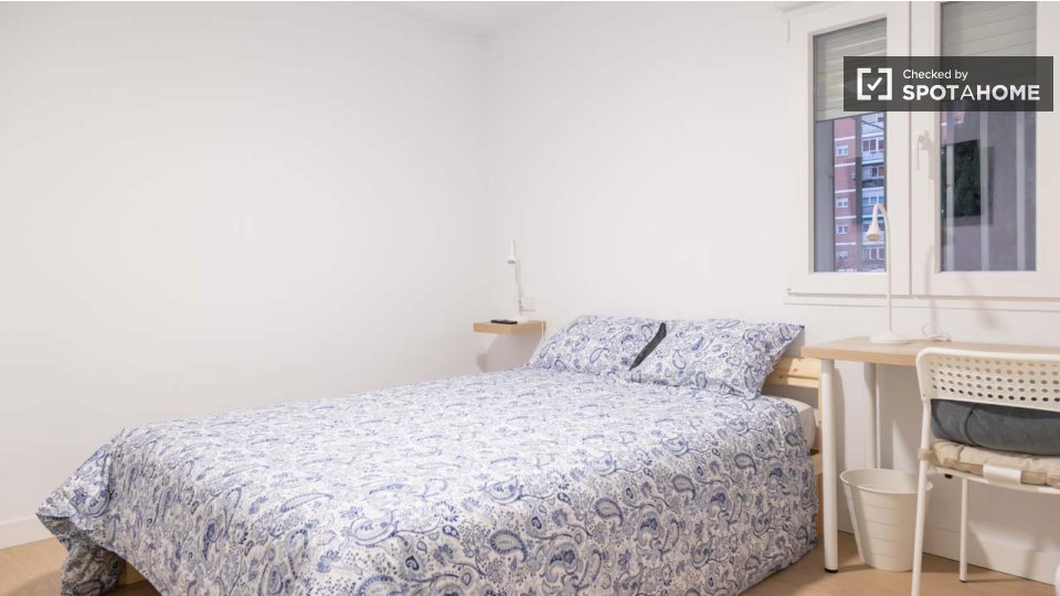 Double room Madrid, 3 beds, 50m² — photo 20