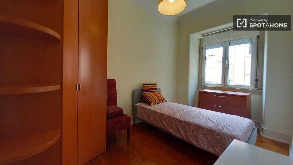 Apartment Lisbon, 3 beds, 120m² — photo 5