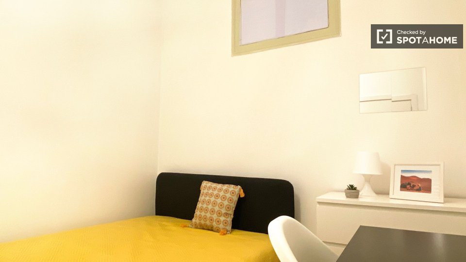 Double room Lisbon, 6 beds — photo 19