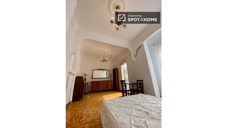 Double room Madrid, 5 beds, 120m² — photo 7