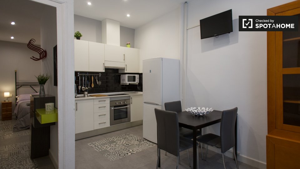 Apartment Barcelona, 1 bed, 50m² — photo 1