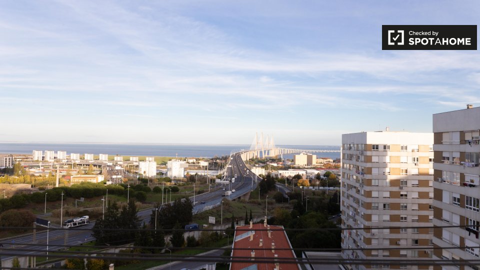 Apartment Lisbon, 3 beds, 130m² — photo 17