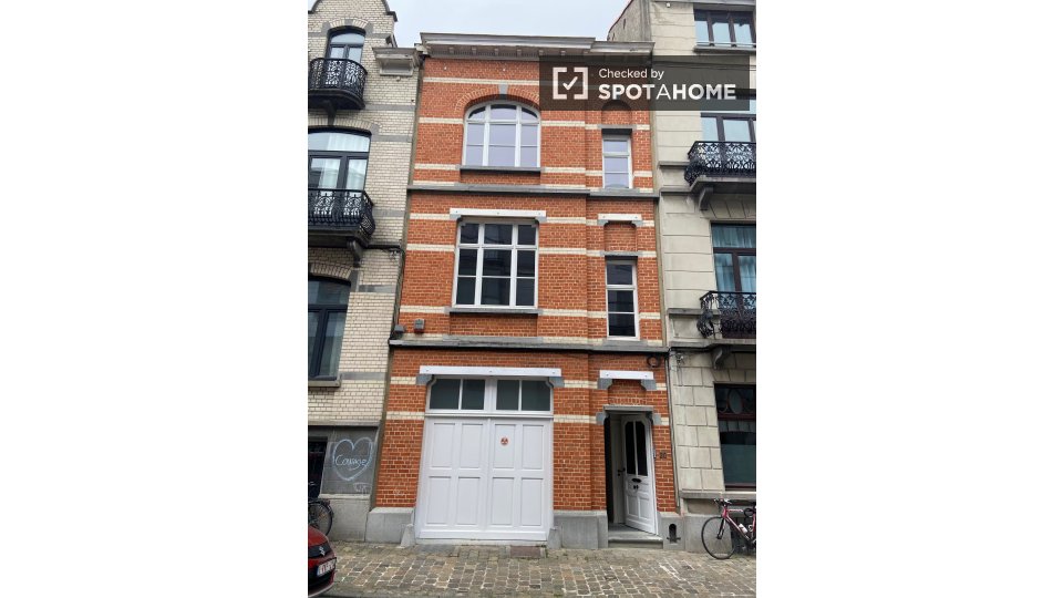 Double room Brussels, 6 beds — photo 9