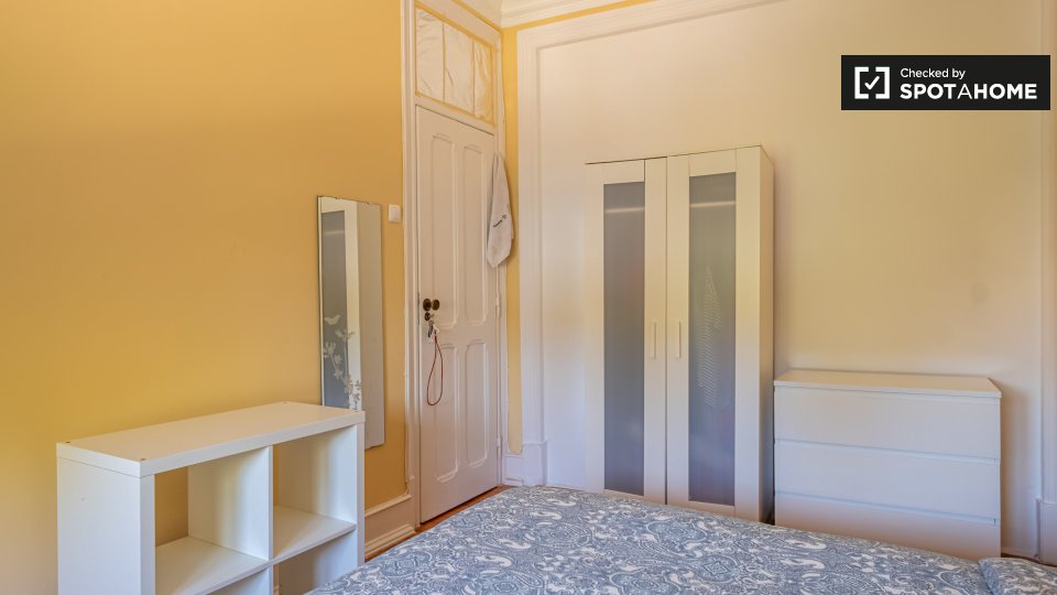 Double room Lisbon, 6 beds — photo 4