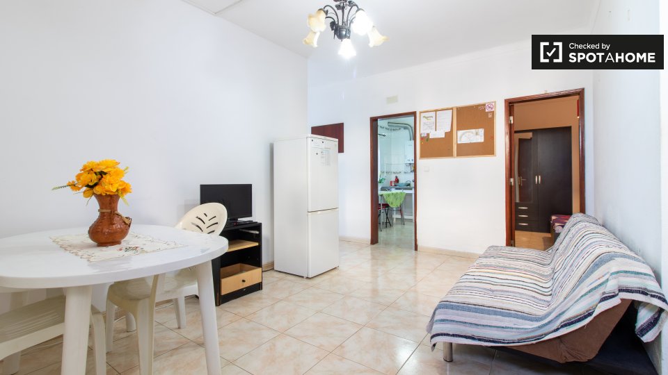 Double room Lisbon, 10 beds, 80m² — photo 9
