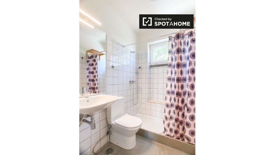 Double room Lisbon, 4 beds — photo 6