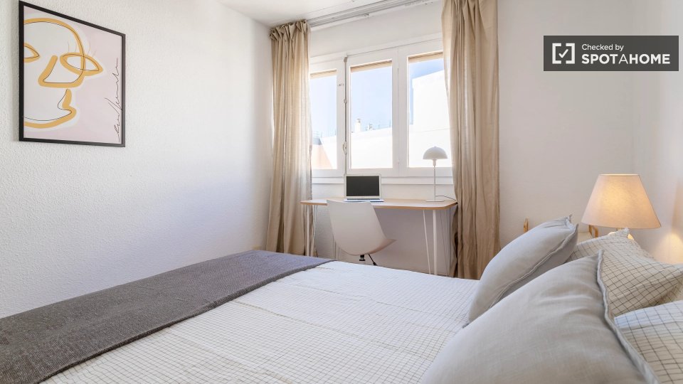 Double room Alicante, 4 beds — photo 10