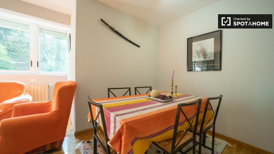 Double room Madrid, 3 beds, 110m² — photo 10