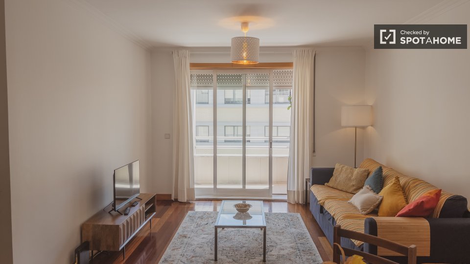 Apartment Porto, 2 beds, 74m² — photo 1