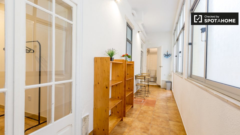Double room Lisbon, 6 beds, 120m² — photo 18