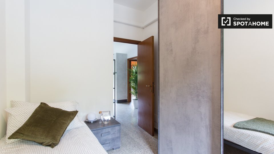 Double room Milan, 3 beds, 80m² — photo 4