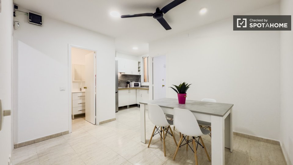 Double room Barcelona, 2 beds, 50m² — photo 20