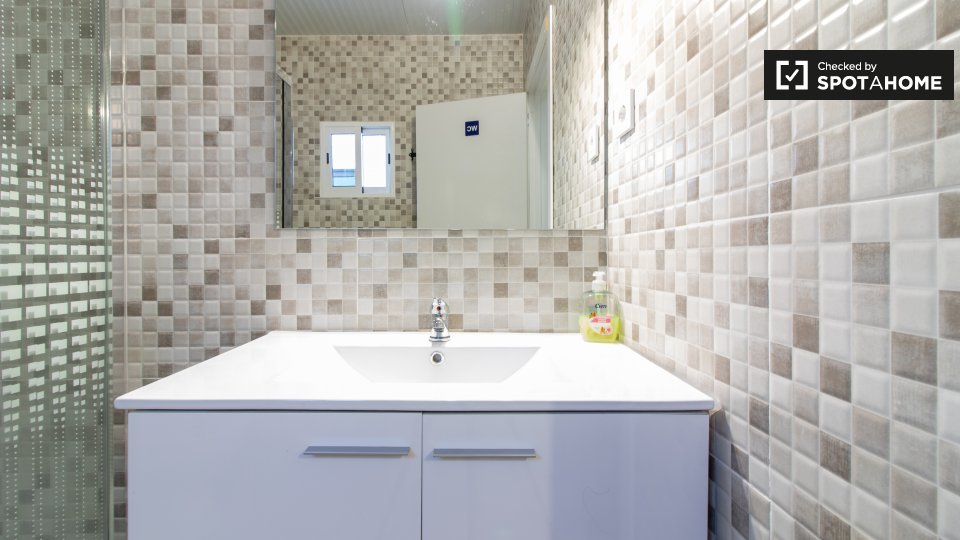 Double room Lisbon, 10 beds, 80m² — photo 12