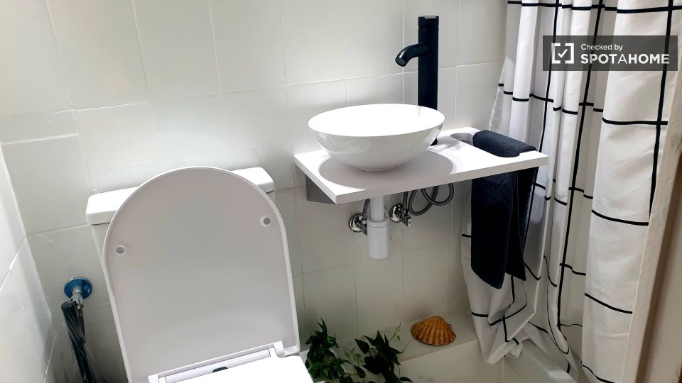 Double room Barcelona, 4 beds, 90m² — photo 14