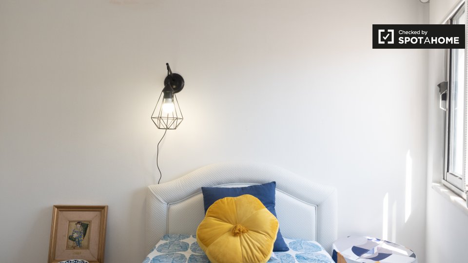 Double room Lisbon, 4 beds, 90m² — photo 2