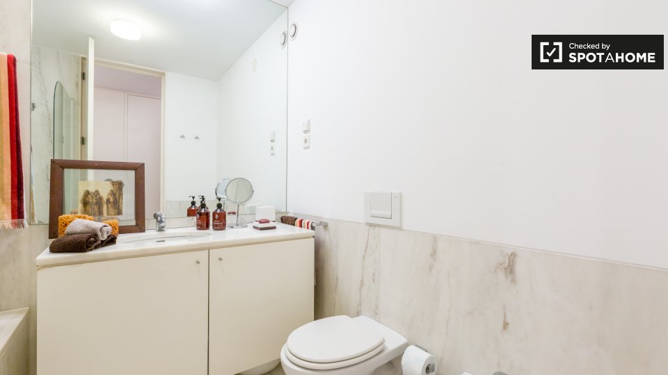 Double room Lisbon, 4 beds, 200m² — photo 12