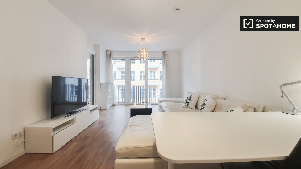 Apartment Berlin, 1 bed, 68m² — photo 1
