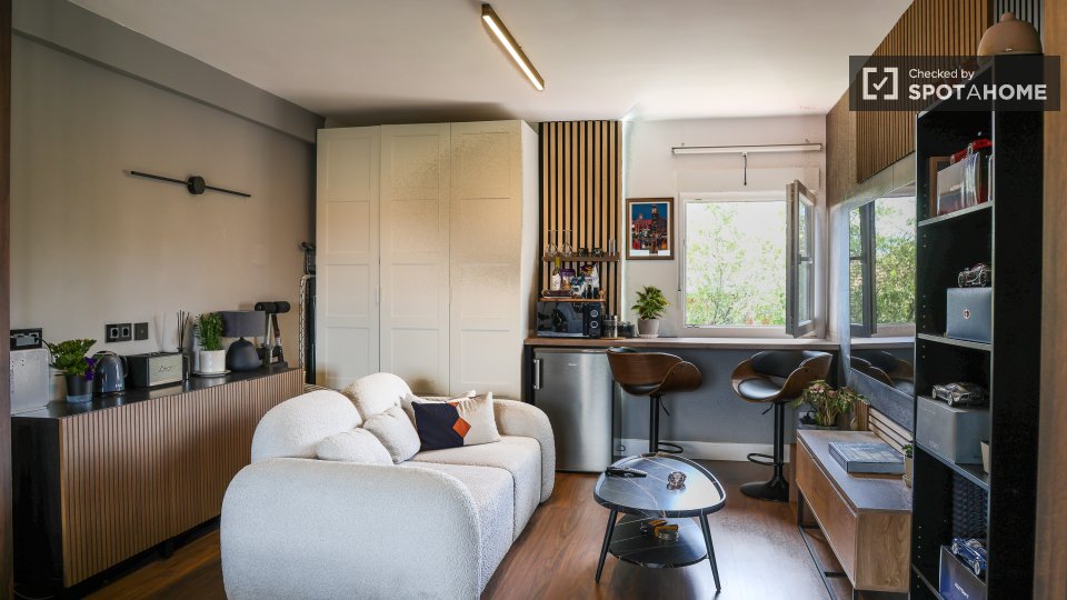 Double room Madrid, 3 beds, 85m² — photo 34