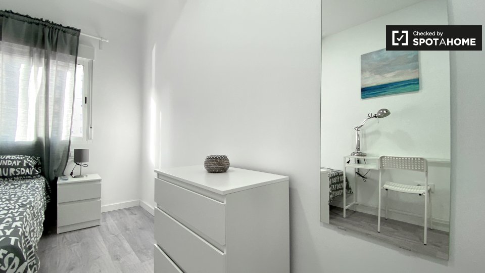 Double room Valencia, 4 beds, 65m² — photo 3