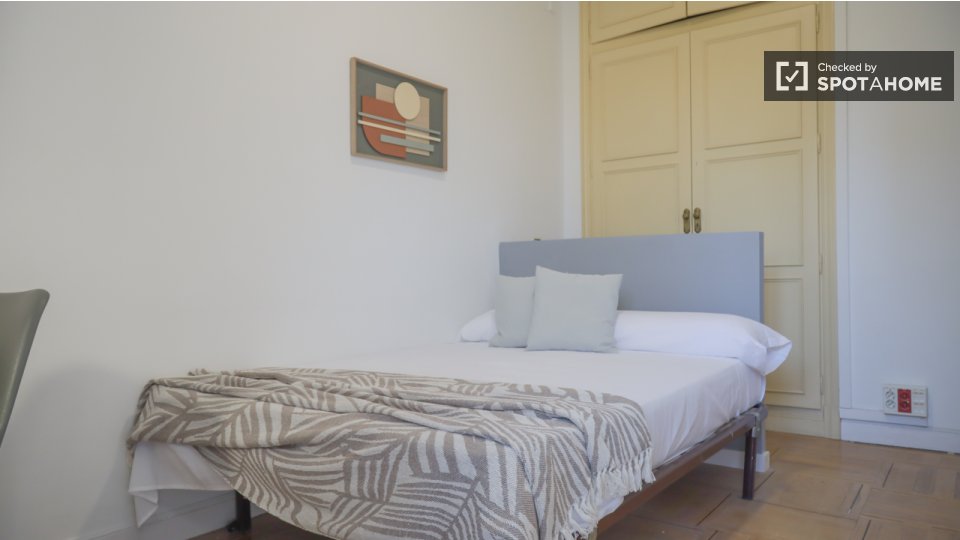 Double room Madrid, 18 beds — photo 4