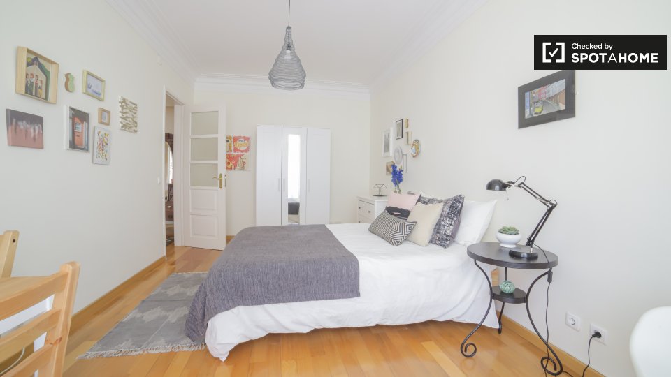 Double room Lisbon, 6 beds, 150m² — photo 10